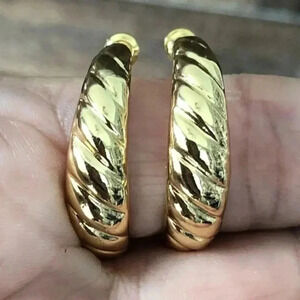 14k Gold Plated Retro 80’s Scallop Hoop Earrings NWT